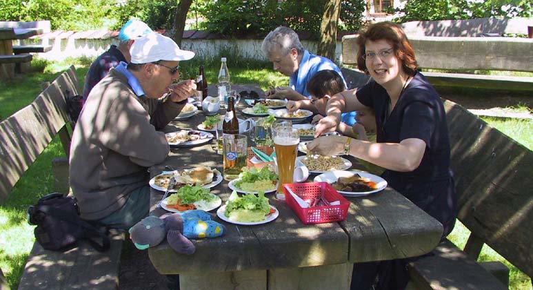 03-Laurie enjoys lunch with the family in German Beer Garden