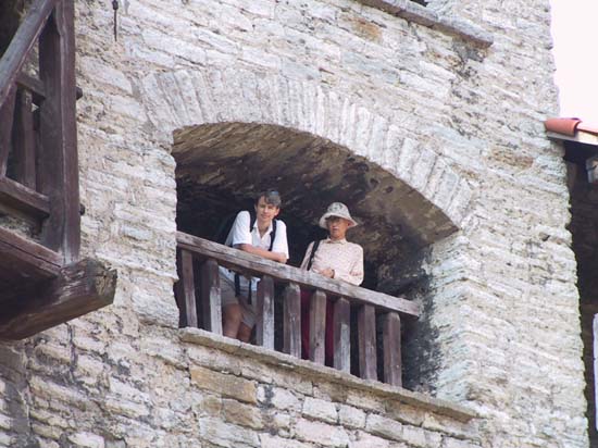 06 - Heidi & Elsa (her Mum) from the Old Town Wall