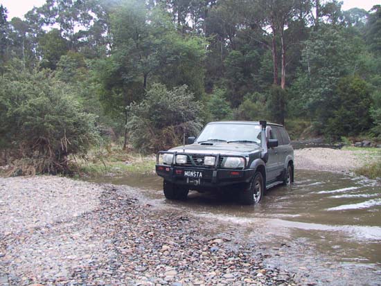 04-Monsta crosses Thomson River