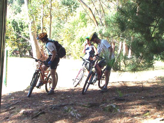 01-Heidi, Trudi & Bryan get ready for the big ride