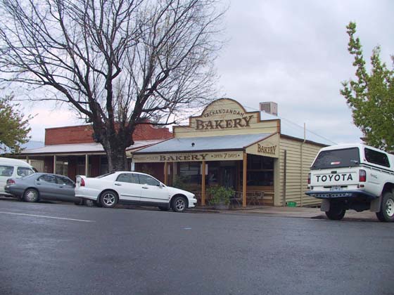 08-Yackandandah on a busy Saturday morning