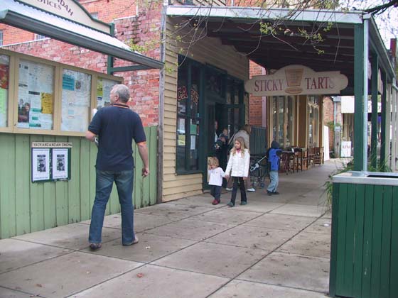 10-Yackandandah shops