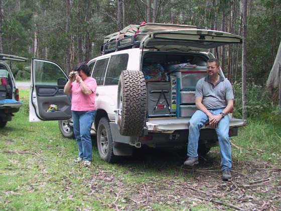 06-Colleen & Rodney take a break on the Bonang River