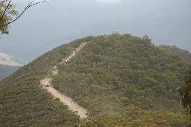 21-Convoy descends Cobb Spur Track